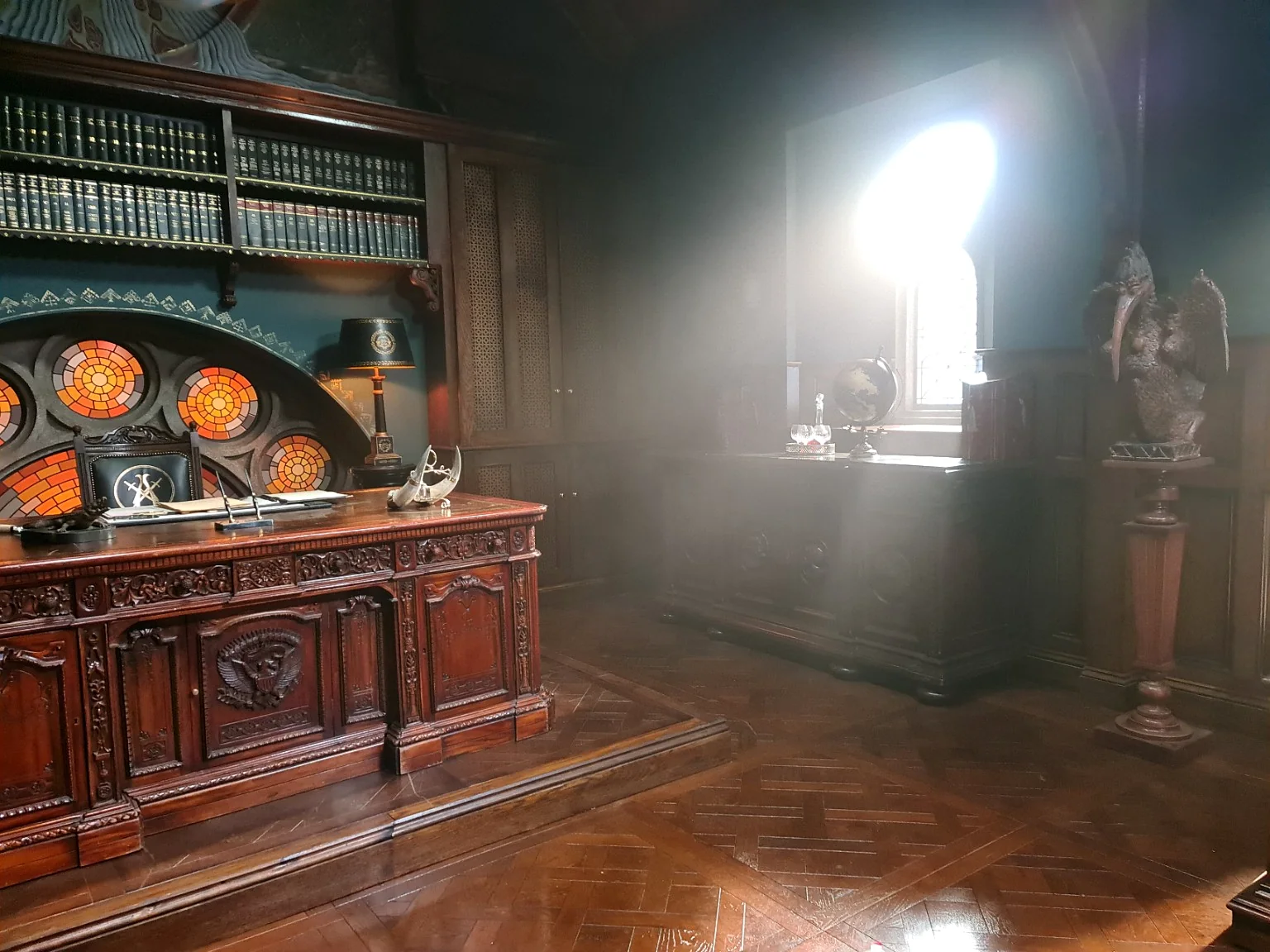 Interior atmospheric practical effect