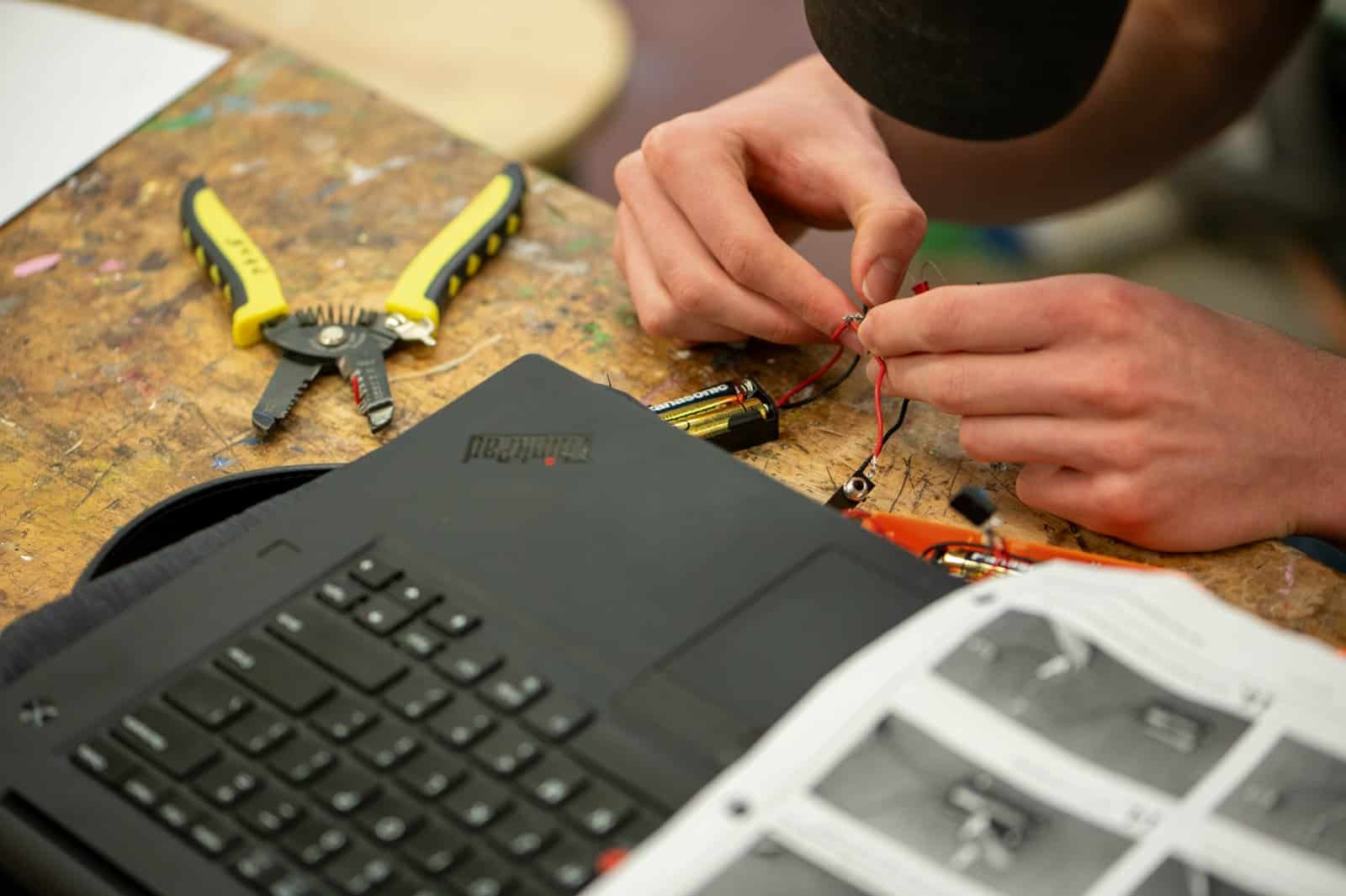 Close-up electronics for a functional prop